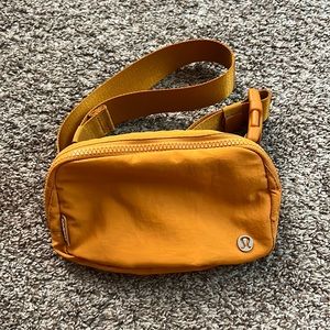 lululemon belt bag